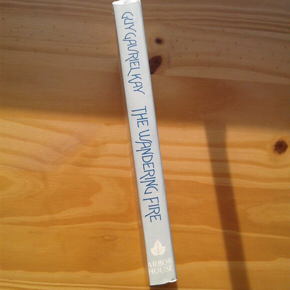 The Wandering Fire by Guy Gavriel Kay - Picture 3 of 6